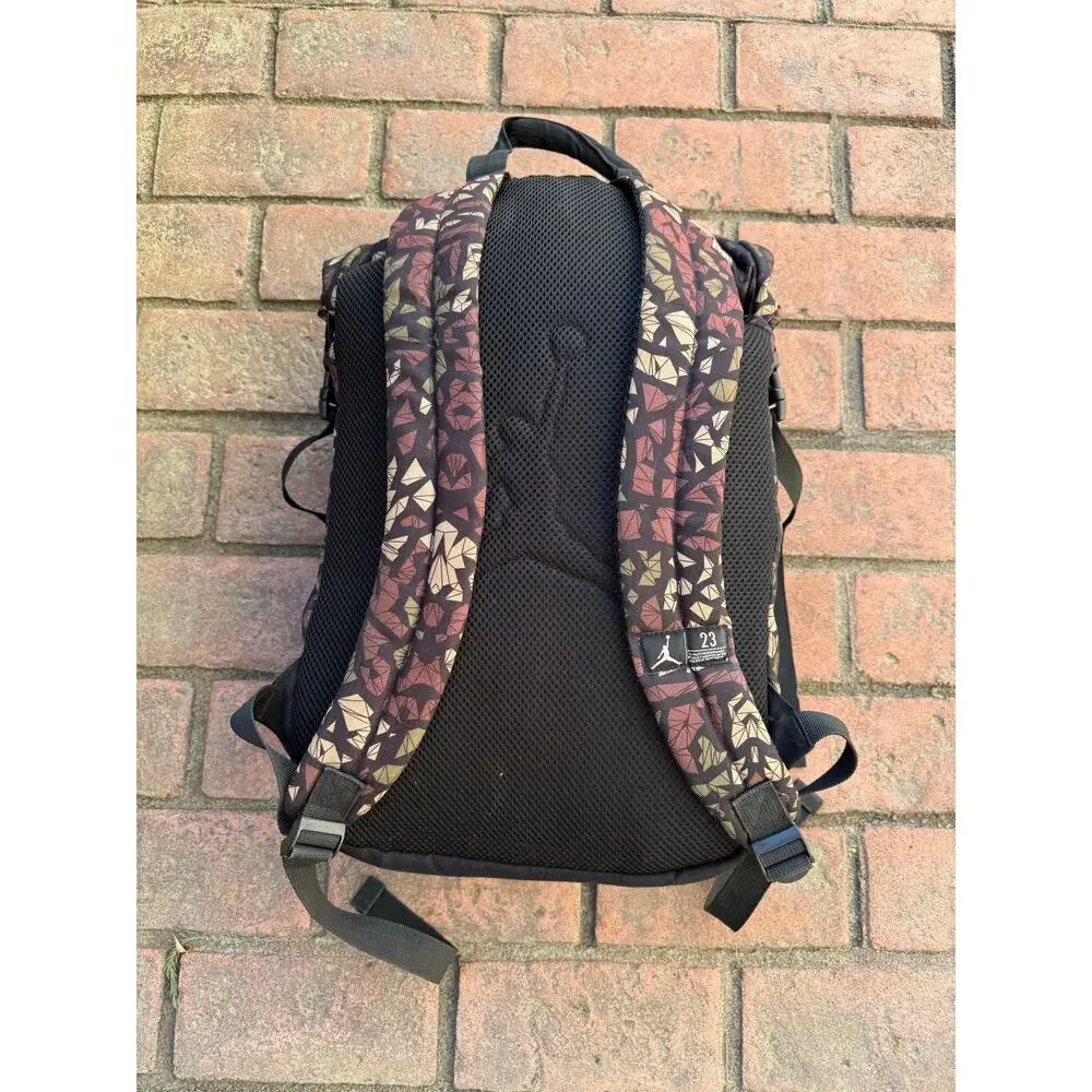 Michael Jordon Backpack Multiple Pockets Large Interior Brown Camouflage
